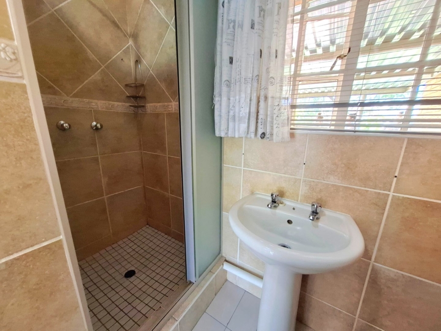 3 Bedroom Property for Sale in Langenhovenpark Free State